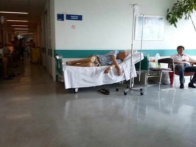 «Αττικόν»: Καταγγελίες για ράντζα σε διαδρόμους
