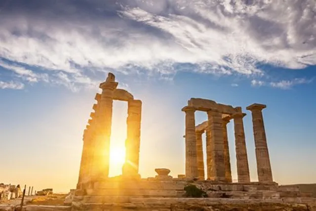 Στο ΚΑΣ με νέα πρόταση για γυρίσματα στο Σούνιο η «Μικρή Τυμπανίστρια»
