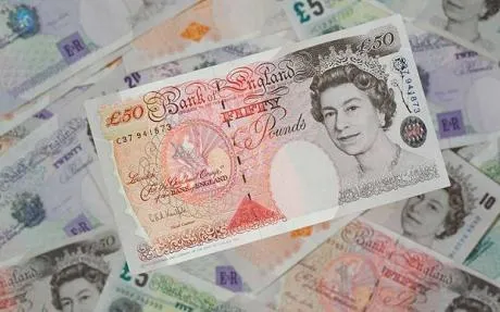 Brexit: Υποχωρεί η στερλίνα εν μέσω διαπραγματεύσεων