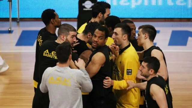 Ανανέωσαν την συνεργασία τους KAE AEK - Cosmote TV ως το 2021