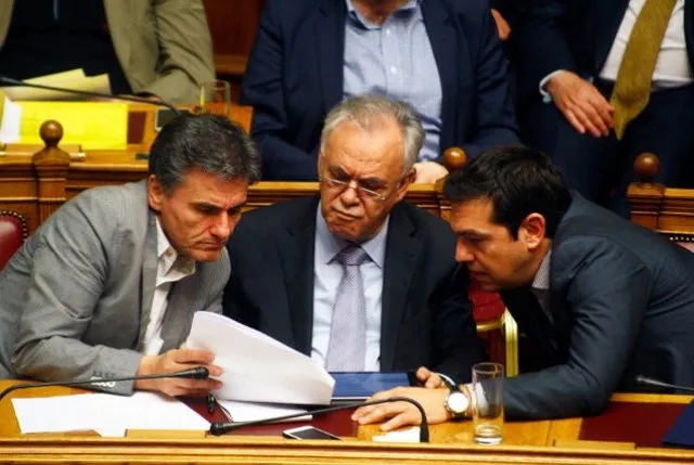 Δραγασάκης: Γιατί θέλουμε καθαρή έξοδο, με «μαξιλάρι» 18 δισ.