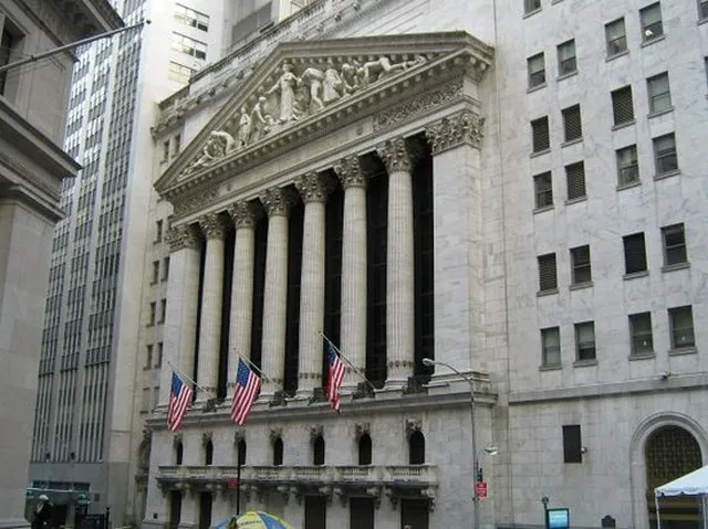 Ισχυρή άνοδος στην Wall Street, ρεκόρ ο Nasdaq