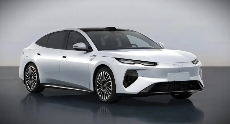 Νέο BYD Seal 08: 1.000 km αυτονομία και φόρτιση 400 km σε 5 λεπτά!