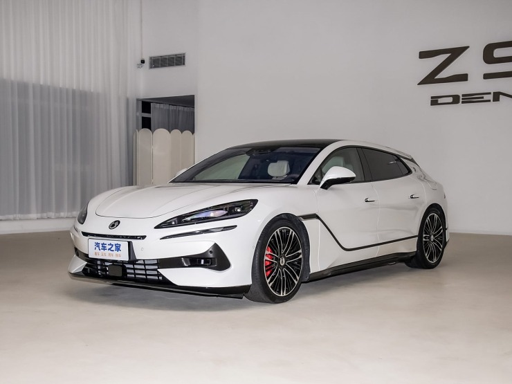 BYD: Στοχεύει την Porsche Panamera GTS με το νέο Denza Z9 GT