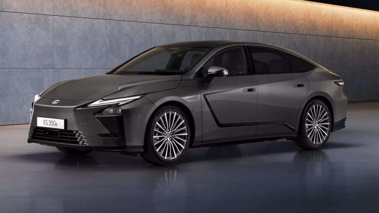 Νέο Lexus ES 2026: Η πολυτέλεια που τρομάζει BMW, Mercedes και Audi