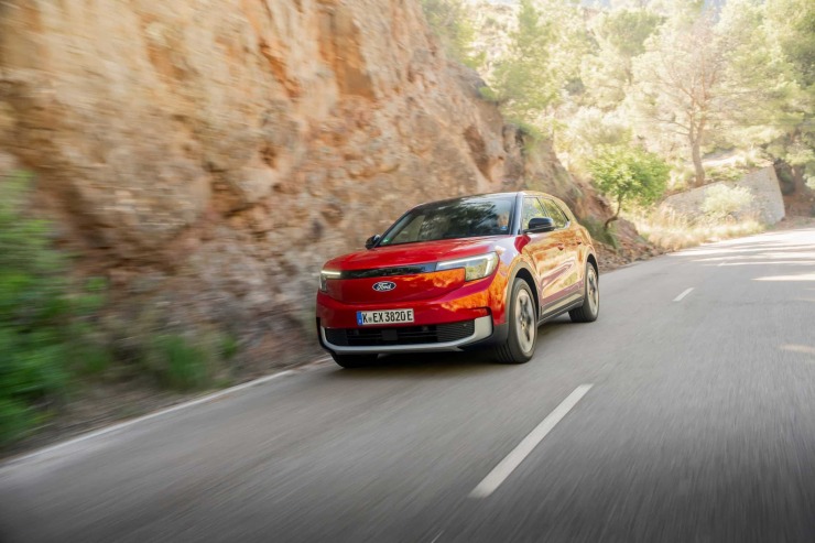 Νέες αναβαθμισμένες εκδόσεις για τα αμιγώς ηλεκτρικά Ford Explorer και Capri