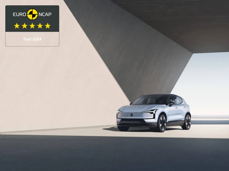 Το αμιγώς ηλεκτρικό SUV Volvo EX30 κερδίζει τη μέγιστη βαθμολογία πέντε αστέρων