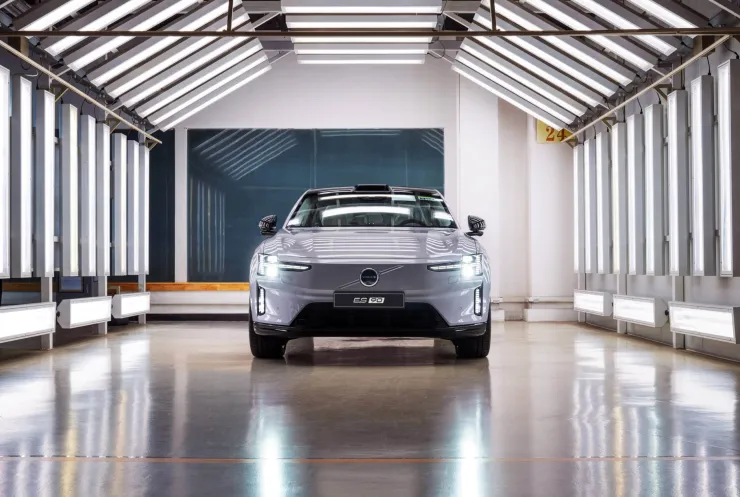 Η Volvo ξεκινά την παραγωγή του νέου αμιγώς ηλεκτρικού Volvo ES90 [video]