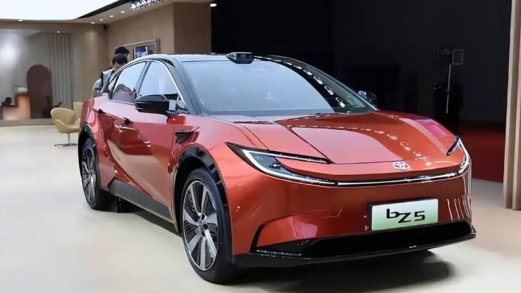 Η Toyota λανσάρει στην Κίνα το bZ5 SUV που «ταπεινώνει» την Tesla