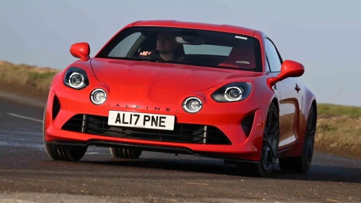 To νέο Alpine A110 έχει δύο κινητήρες, αλουμινένιο σασί και Porsche στο στόχαστρο!
