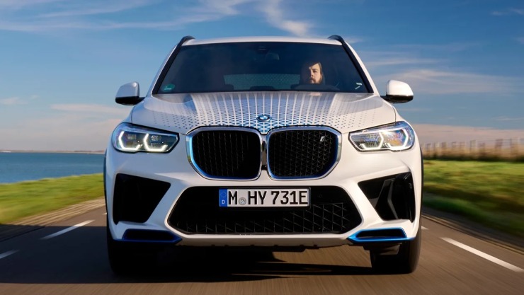 Η BMW εξετάζει την τεχνολογία επέκτασης αυτονομίας – Πρώτο βήμα το iX5;