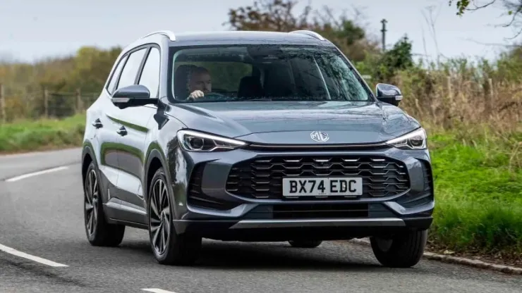 Το MG ZS αποκτά τετρακίνηση, περισσότερη ισχύ και τεχνολογία PHEV+