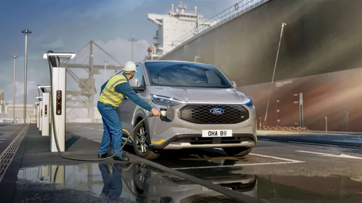 Ford E-Transit Custom: Έτοιμο για το μέλλον, με μεγαλύτερη αυτονομία και ταχύτερη φόρτιση