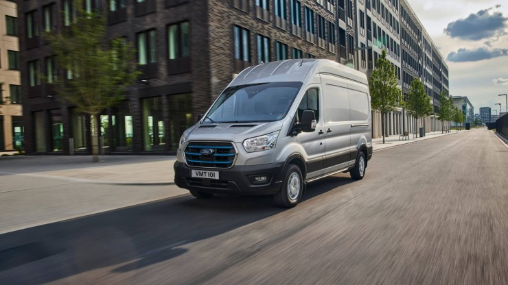 Το αμιγώς ηλεκτρικό E-Transit της Ford Pro ετοιμοπαράδοτο στις εκθέσεις Ford στην Ελλάδα