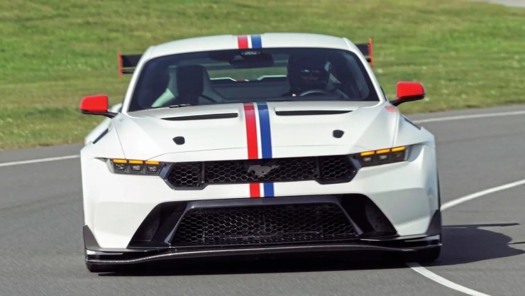 Ford Mustang GTD: Κοιτάει στα μάτια την Porsche 911 GT3 RS