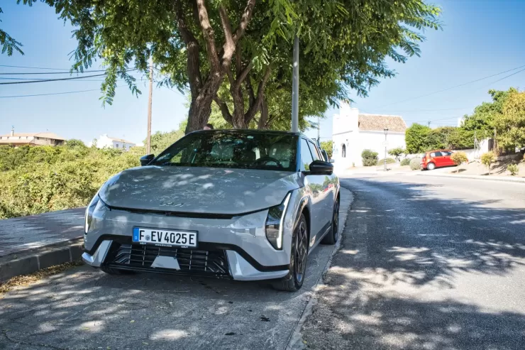 Οδηγώντας το νέο Kia EV4 στην Ισπανία – Εντυπώσεις, εκδόσεις και τιμές