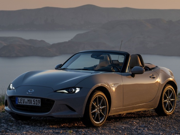 Mazda MX-5: Το απόλυτο roadster έγινε 35 ετών