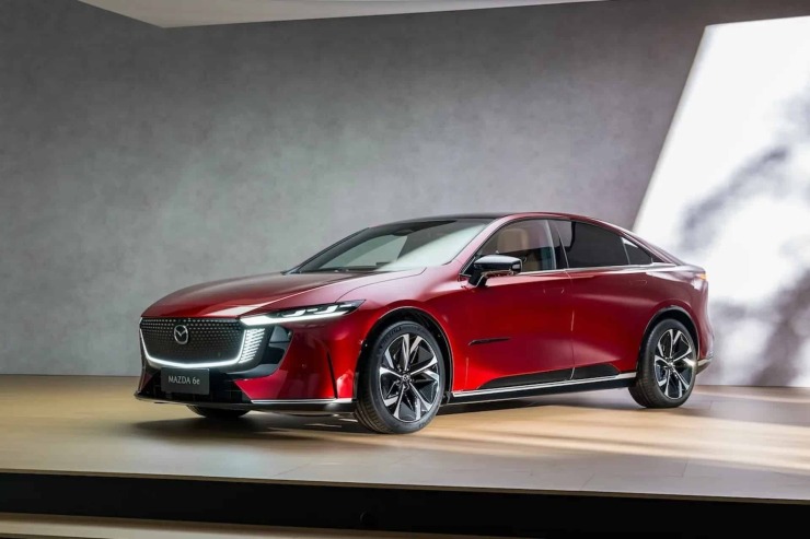 Mazda 6e: Πάτησε Ευρώπη το νέο ηλεκτρικό sedan, με αυτονομία 550 χλμ – Δείτε πόσο κάνει