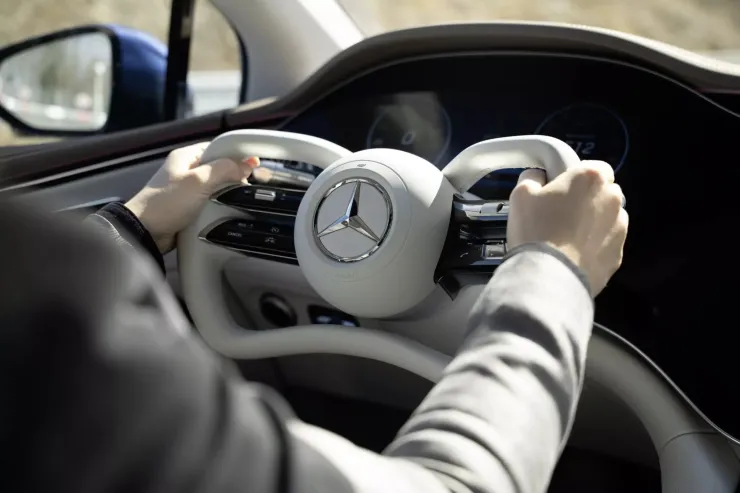 Η Mercedes «σκοτώνει» το παραδοσιακό τιμόνι – Έρχεται νέο με τεχνολογία από το… μέλλον! [video]