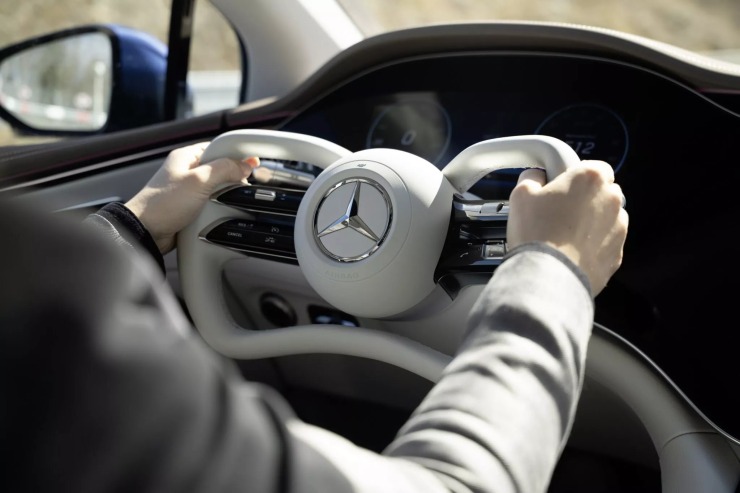 Η Mercedes «σκοτώνει» το παραδοσιακό τιμόνι – Έρχεται νέο με τεχνολογία από το… μέλλον! [video]