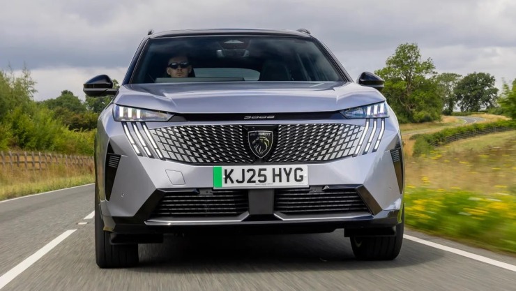 Νέα Peugeot 3008 και 5008 GT Premium: Πολυτέλεια, τετρακίνηση και τεχνολογία αιχμής