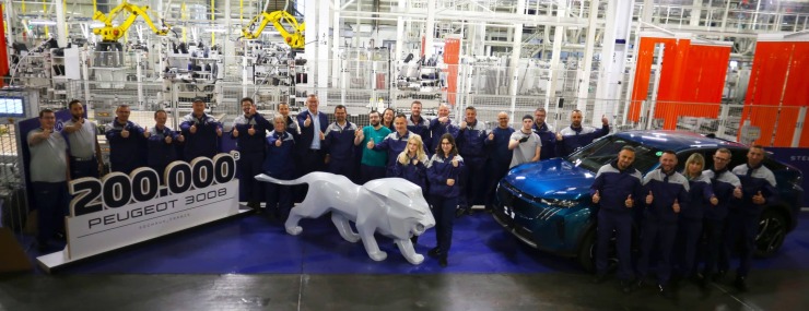 Το Peugeot 3008 γιορτάζει τα 200.000 αυτοκίνητα και συνεχίζει ακάθεκτο