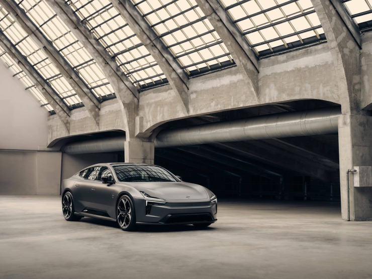 Το Polestar 5 αποκαλύπτεται μέσα από ένα κινηματογραφικό video