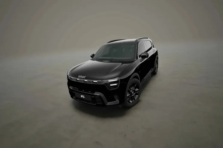 Smart: Νέες εκδόσεις, τετρακίνηση και Black Collection
