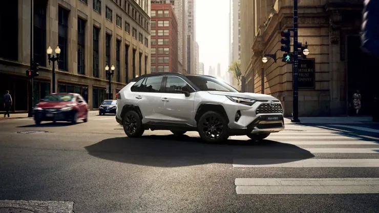 Toyota: Το RAV4 φθηνότερο έως 2.700 € στην Ελλάδα – Δείτε τις τιμές
