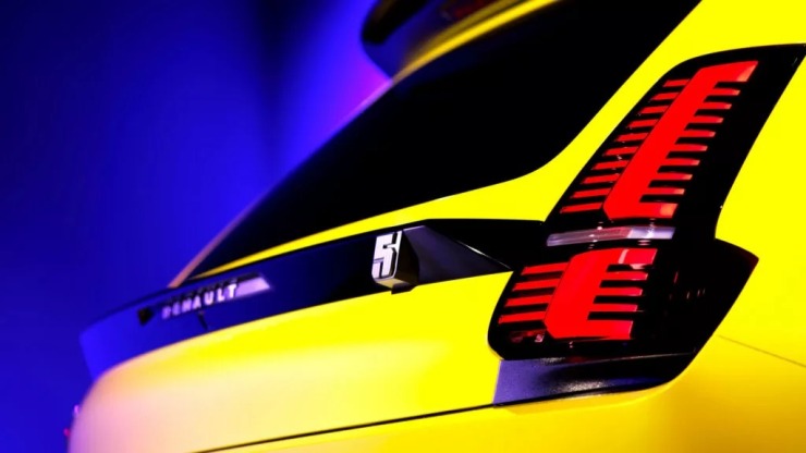 Το ηλεκτρικό R5 Turbo 3E κοστίζει περισσότερο από Porsche, αλλά ξεπουλάει σαν τρελό!