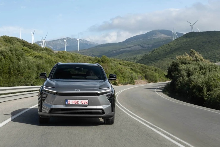 Νέο Toyota bZ4X 2025 – Το ηλεκτρικό SUV που αλλάζει επίπεδο σε αυτονομία, ισχύ και τεχνολογία!