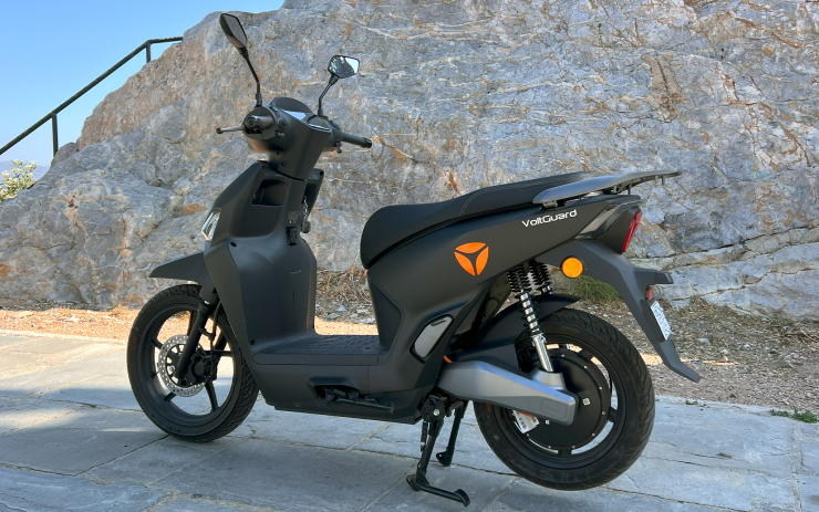 Test Ride Yadea Voltguard: Το e-scooter που πάντα θέλατε!