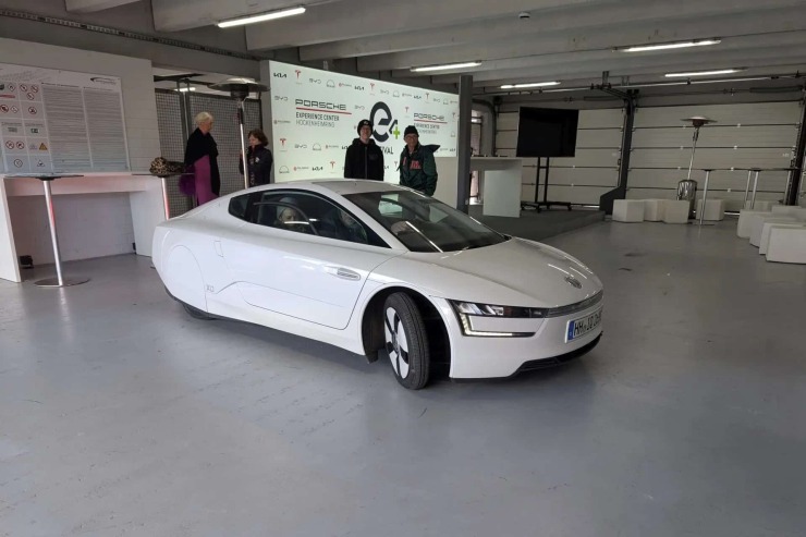 VW XL1: Το PHEV αυτοκίνητο του «1 λίτρου» που προηγήθηκε της εποχής του