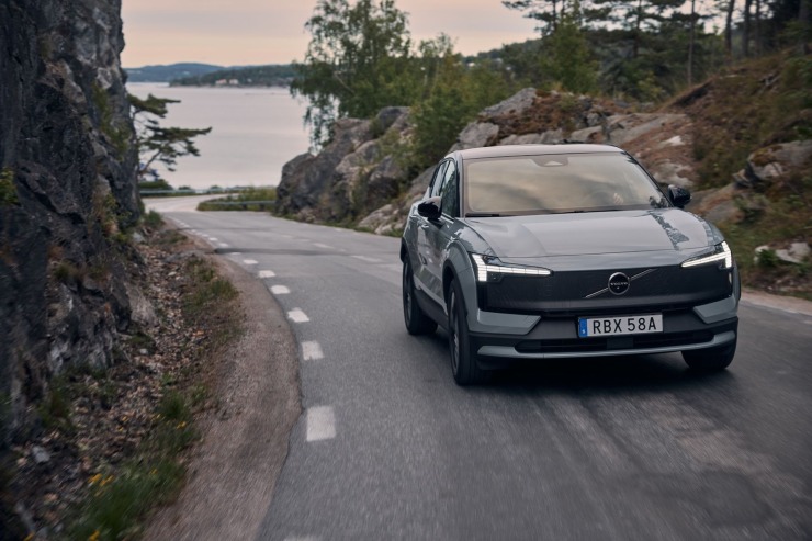 Volvo EX30 Cross Country: Ηλεκτρικό, στυλάτο και έτοιμο για περιπέτεια!