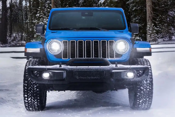 Η Jeep λανσάρει το νέο Wrangler 4xe Backcountry [video]