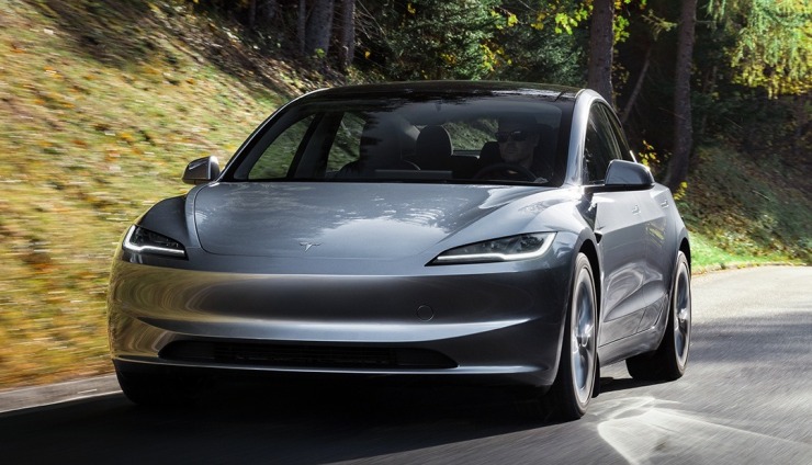 Η Tesla «σπάει» τα χρονόμετρα και ανεβάζει αυτονομία!