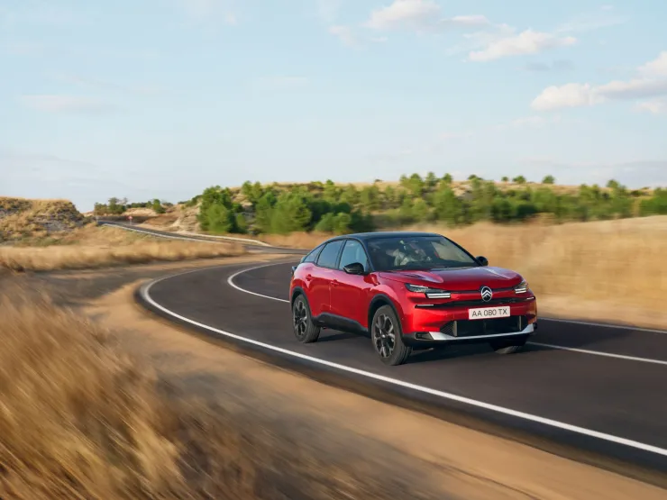 Citroen C4 Hybrid: Ανανεωμένο, τεχνολογικά αναβαθμισμένο και αποδοτικó