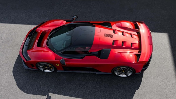 Η Ferrari επαναπροσδιορίζει τα EV’s με ψεύτικες ταχύτητες και ήχο κινητήρα