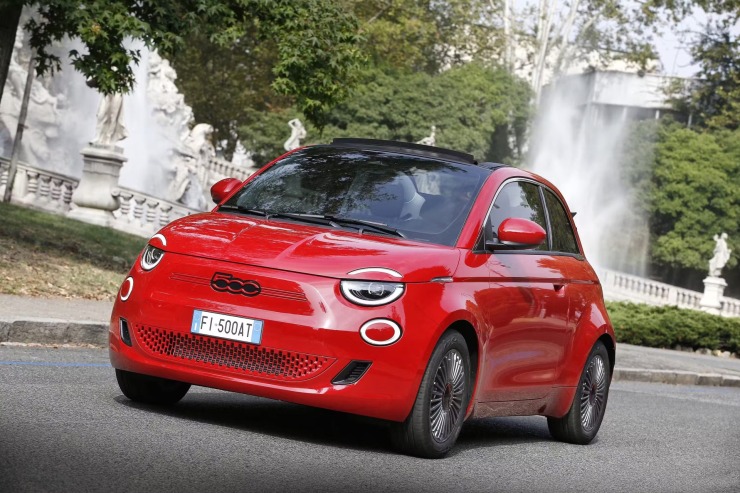 Fiat: Το 500ράκι έκλεισε τα 67