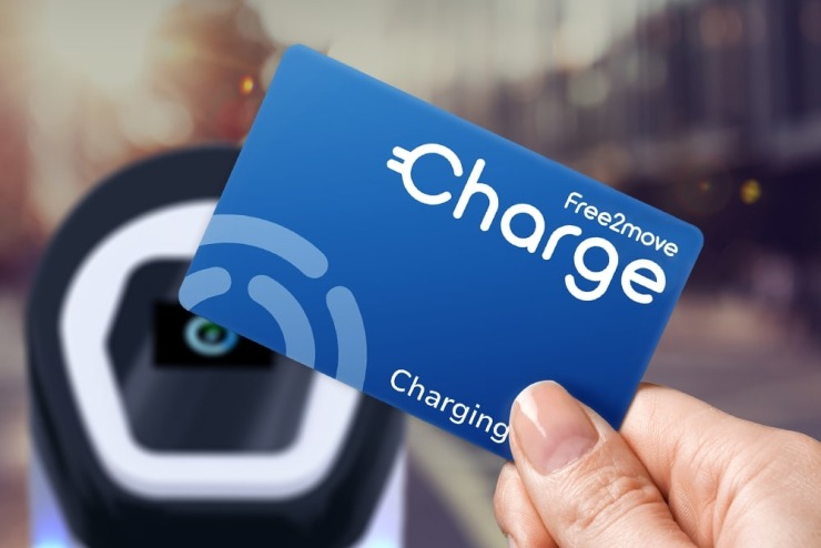 Η Stellantis παρουσιάζει την υπηρεσία φόρτισης Free2Move Charge Go