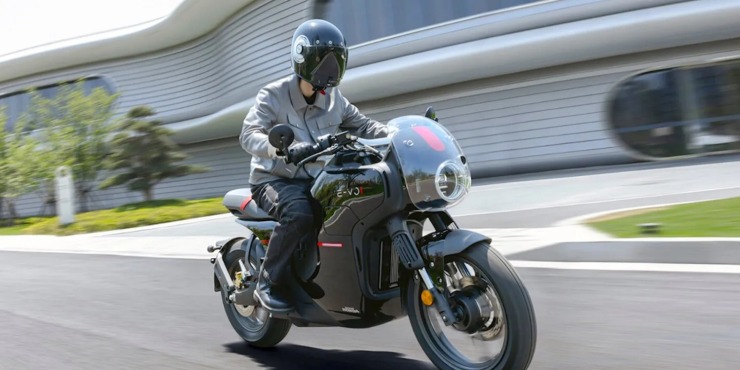 Η Honda ταράζει τα νερά: Η πρώτη της ηλεκτρική μοτοσικλέτα είναι γεγονός με τιμή έκπληξη!