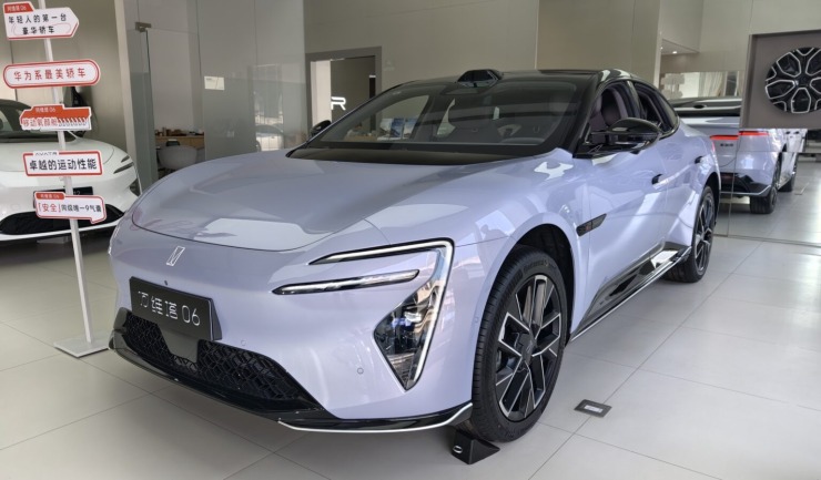 Ο «εφιάλτης» του Tesla Model 3 έρχεται στην Ευρώπη