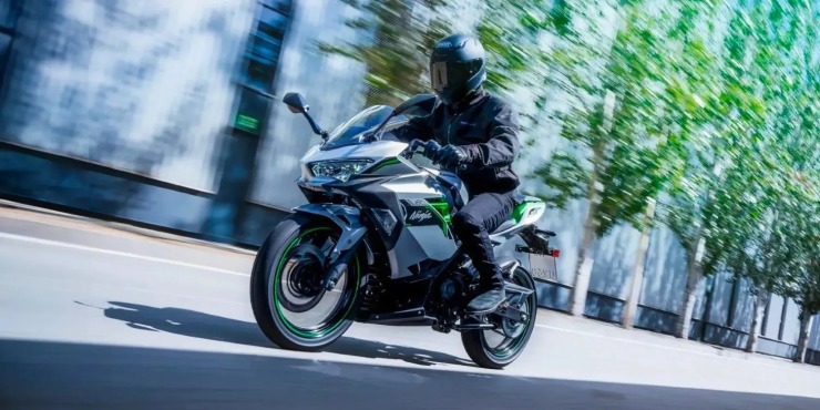 Kawasaki Ninja e-1: Φαίνεται σαν Ninja, αλλά πάει σαν σκούτερ!