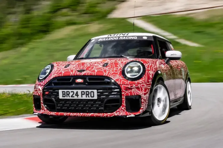 Mini John Cooper Works: επιστρέφει με βενζίνη!