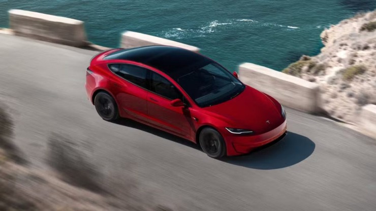 Tesla Model 3: Διαθέσιμο στην Ελλάδα σε πισωκίνητη έκδοση Long Range