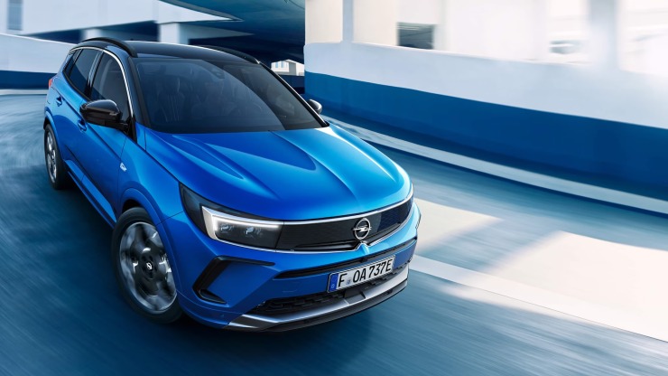 Το νέο Opel Grandland Plug-in Hybrid εντυπωσιάζει overall