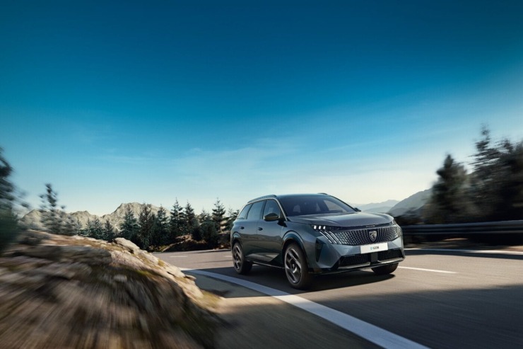 Νέα Peugeot E-3008 και E-5008 Dual Motor με τετρακίνηση και κορυφαία απόδοση