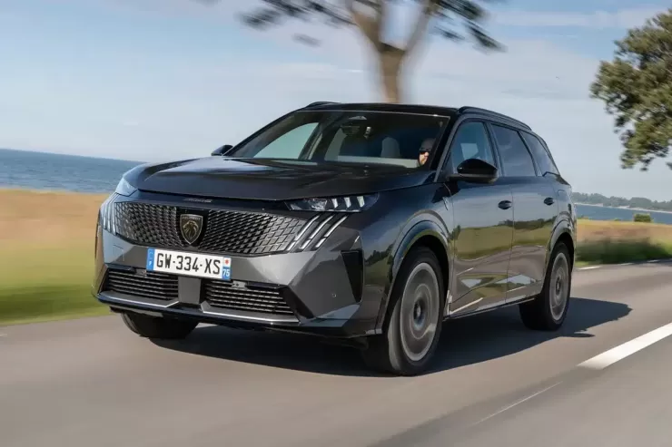 Peugeot E-3008 και E-5008: Νέα τεχνολογία V2L και προκαταρκτική φόρτιση μπαταρίας αλλάζουν το παιχνίδι