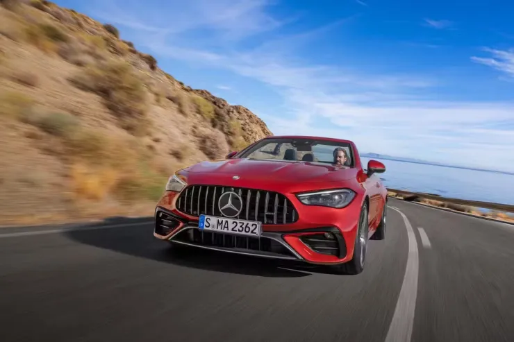 Πτώση στις πωλήσεις των Mercedes EVs