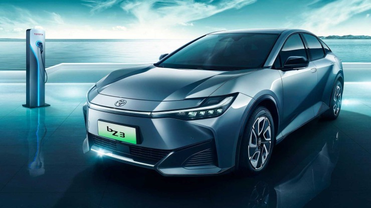 Η Toyota «έμεινε άναυδη» από την ταχύτητα ανάπτυξης των EVs της BYD